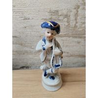 Статуэтка. Музыкант.