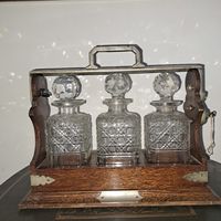 Бар переносной с графинами.. Англия 19 век.