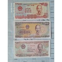 Лот банкнот Вьетнам 500, 1000 и 2000 донгов (цена за все)
