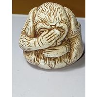 Нэцкэ - статуэтка, изображающая Мудрую Обезьяну - Не вижу , не слышу и ничего не скажу .