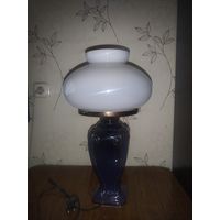 Настольная лампа