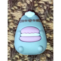 Котик с пончиком