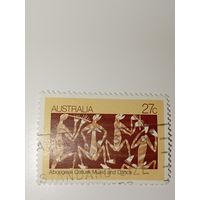 Австралия год 1982.  Традиционная музыка и танцы, изображающие танцующих духов Мими.