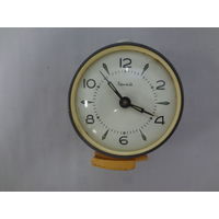 Будильник Витязь.