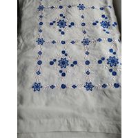 Скатерть натуральный шелк, вышивка, 132 х 108 см, довоенная Германия