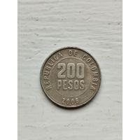 200 песо Колумбия.