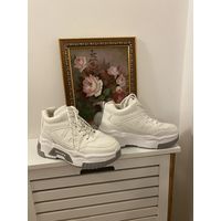 Кроссовки белые новые