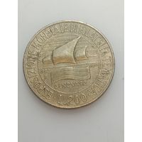 Италия 200 лир 1992 года .