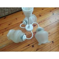 Люстра с плафонами