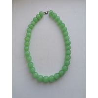 Бусы из камня - яблочного хризопраза
