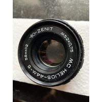 НОВЫЙ объектив "Гелиос 44М-5 !!! на "Зенит-122" точно и 12 ? Цена от состояния!