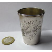 Серебряная стопка, 50 мл. Внутренняя позолота. Клеймо АПК, 875 проба: 50-ые годы. Высота: 55 мм. Вес: 36.20 гр. Хорошее состояние.