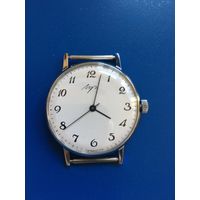 Часы Луч тонкие костюмные , не ношеные