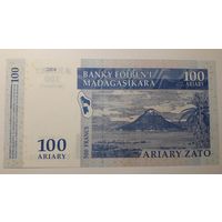Мадагаскар, 100 ариари 2004 г. Серия В Е. UNC.