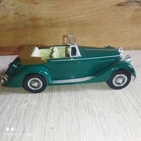 Модель Bentley 4 1/4 Litre.007.1:43.