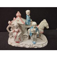 Статуэтка фарфоровая Карета для влюблённой пары. Германия