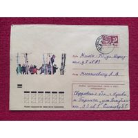 Конверт СССР. Воспитательница детского сада с детьми. Зубов 1971 г.