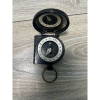Старый маршевый компас Восточногерманской национальной народной армии.