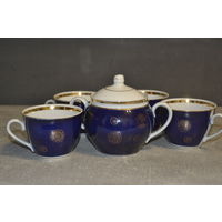 4 чашки, сахарница +чайничек