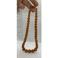 Янтарные бусы