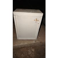 Аптечка настенная из СССР деревянная